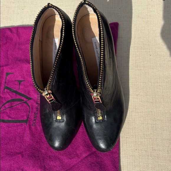 Diane Von Furstenberg Black Leather Boots “Camila” with Gold Zipper - Picture 1 of 9